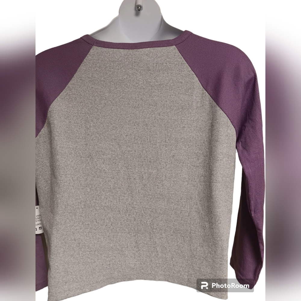 FCT Basics Top NWT - Picture 2 of 5
